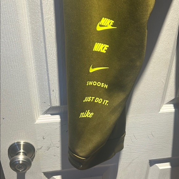 Nike Olive Green Cargo Joggers - Picture 5 of 6